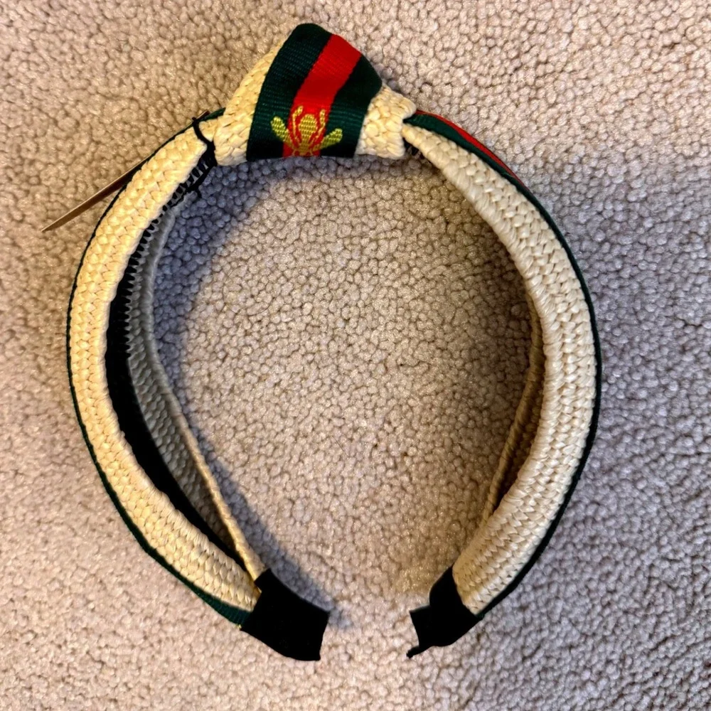 NEW Honey Bee Detail Story by Davinci Knotted Straw Headband Green Red Stripe